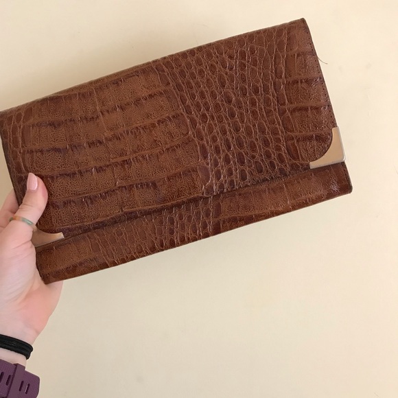 Brown clutch - Picture 1 of 3
